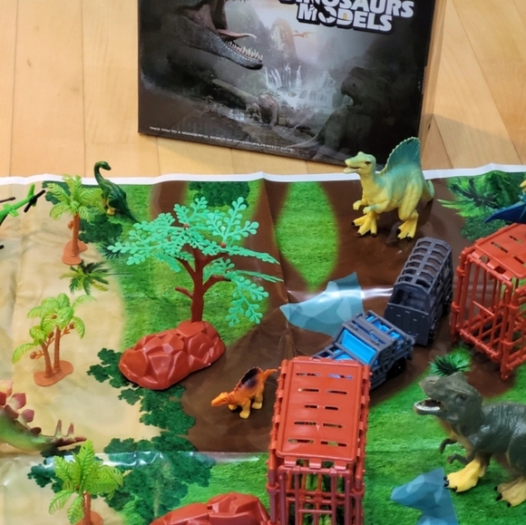 Dinosaur Play Set - Picture 6 of 9